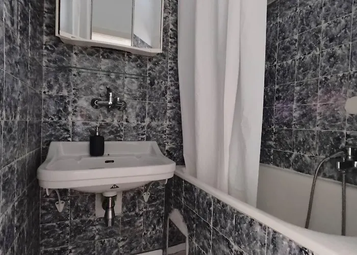 Vienna: Cozy 2-room Apt. דירה *