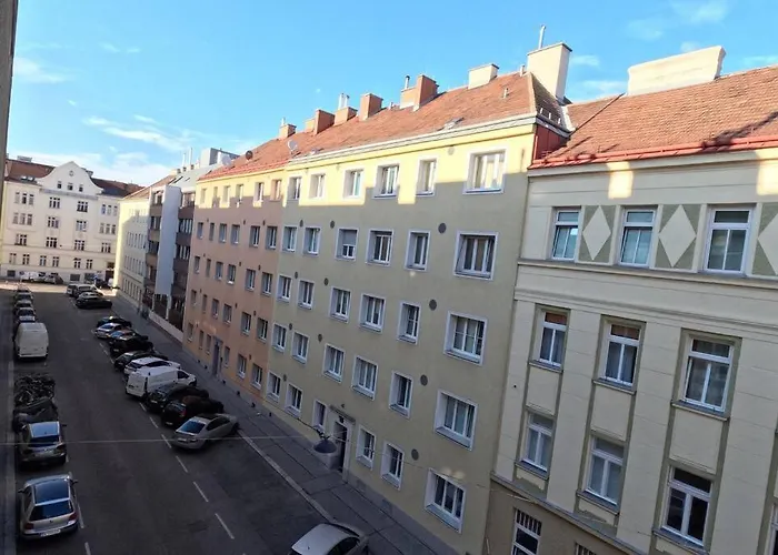 Vienna: Cozy 2-room Apt. דירה *