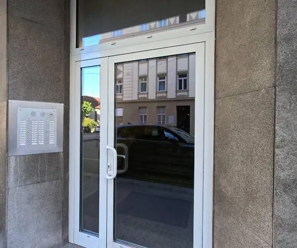 Vienna: Cozy 2-room Apt. דירה *